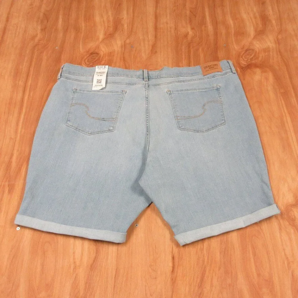 LEVI STRAUSS SIGNATURE GOLD Bermuda Jean Shorts Size 24 W37 Blue Denim Jorts NWT